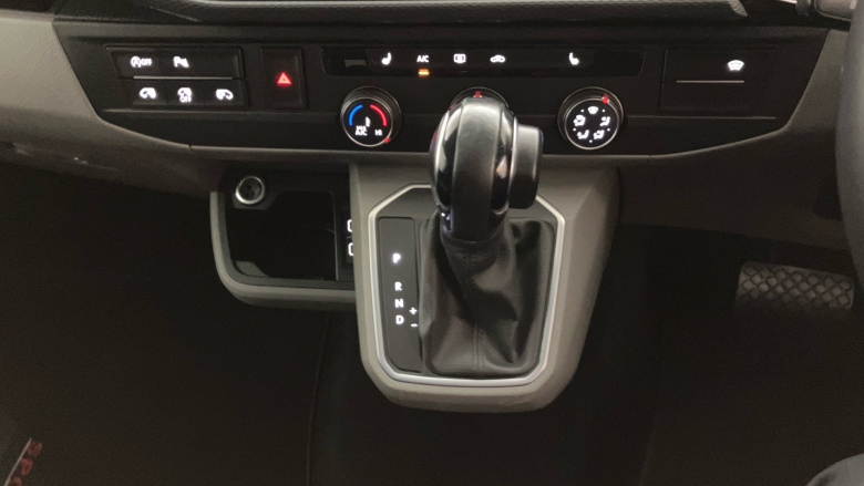 Volkswagen Transporter T32 Swb Diesel Special Edition 2.0 BiTDI 204 Sportline Black Ed Kombi Van DSG